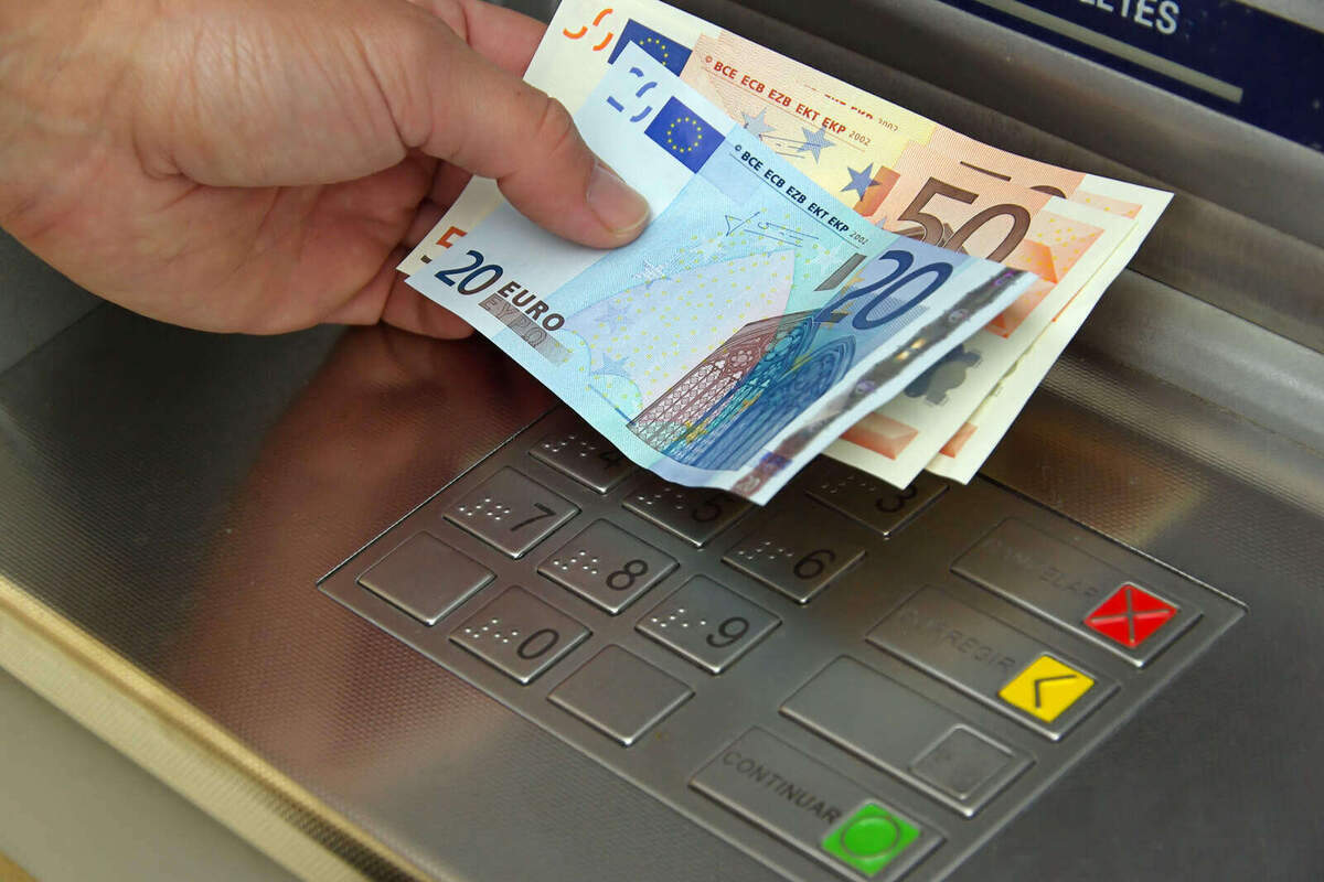 Evita recurrir al crédito externo